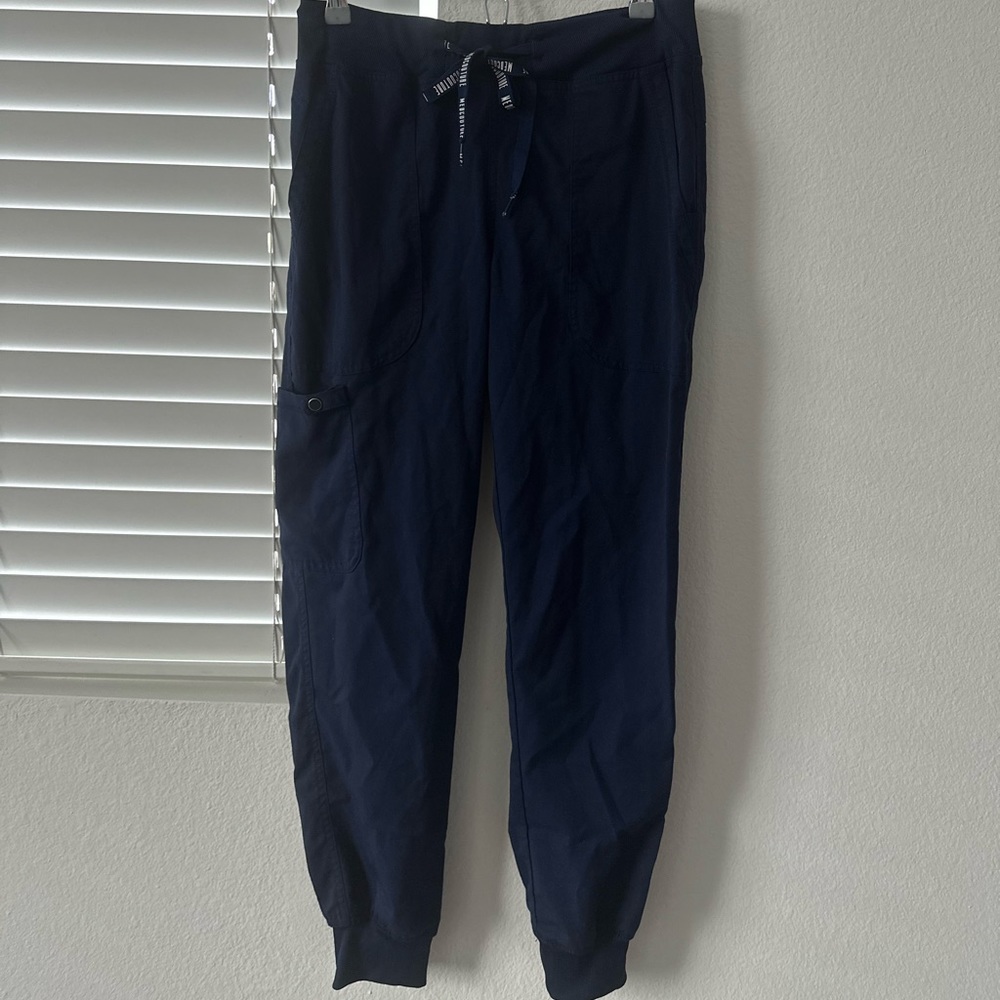 NAVY BLUE JOGGER SCRUBS
